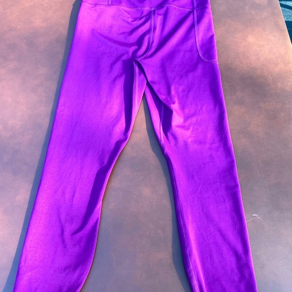 Under armor leggings pretty purple - Picture 3 of 3